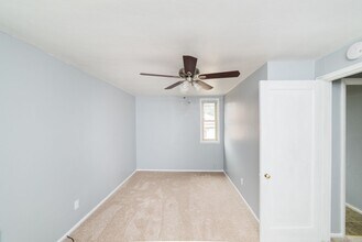 Brentwood Towne Apartments in Pittsburgh, PA - Building Photo - Building Photo