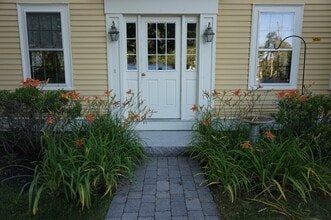 248 High St, Unit Apartment 2 in Ipswich, MA - Building Photo - Building Photo