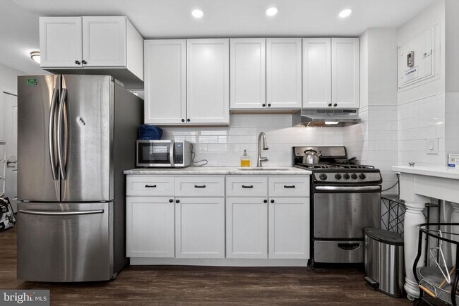 property at 2101 Chestnut St