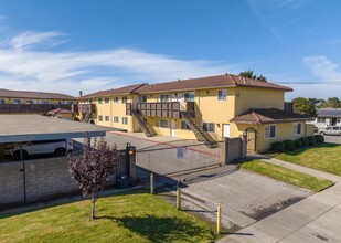 Sea Breeze Apartments in Castroville, CA - Building Photo - Building Photo