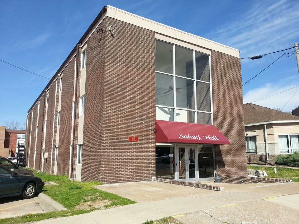 Saluki Hall in Carbondale, IL - Building Photo