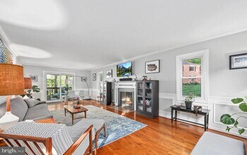 18505 Cabin Rd in Triangle, VA - Building Photo - Building Photo