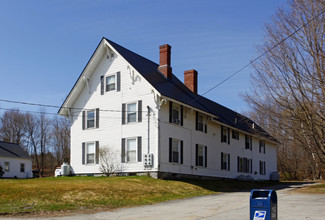 284 Maine Ave in Farmingdale, ME - Building Photo - Building Photo