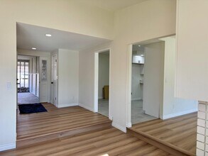 251 E Heather St in Rialto, CA - Foto de edificio - Building Photo