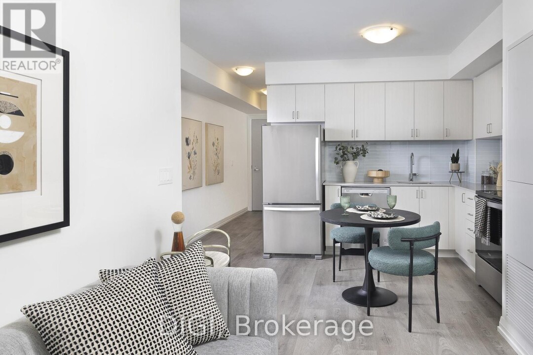 325-3325 Yorkland Blvd in Toronto, ON - Building Photo