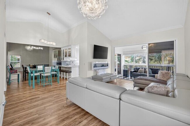 2121 S Ocean Blvd in Pompano Beach, FL - Building Photo - Building Photo