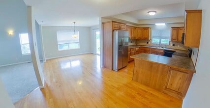 3727 Peachtree Cir in Manhattan, KS - Building Photo - Building Photo