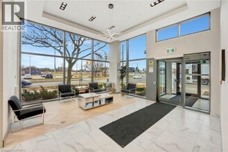 7 Erie Ave in Brantford, ON - Building Photo - Building Photo