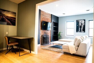 617 S 3rd St-Unit -02 in Philadelphia, PA - Foto de edificio - Building Photo