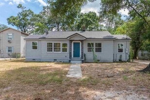 1217 Poppy Ave in Pensacola, FL - Building Photo