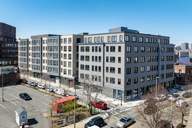 10 Taber St in Boston, MA - Building Photo - Building Photo