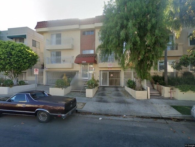 property at 1434 S Point View St