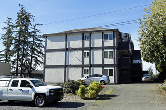 Jukela Apartments in Shoreline, WA - Building Photo - Building Photo