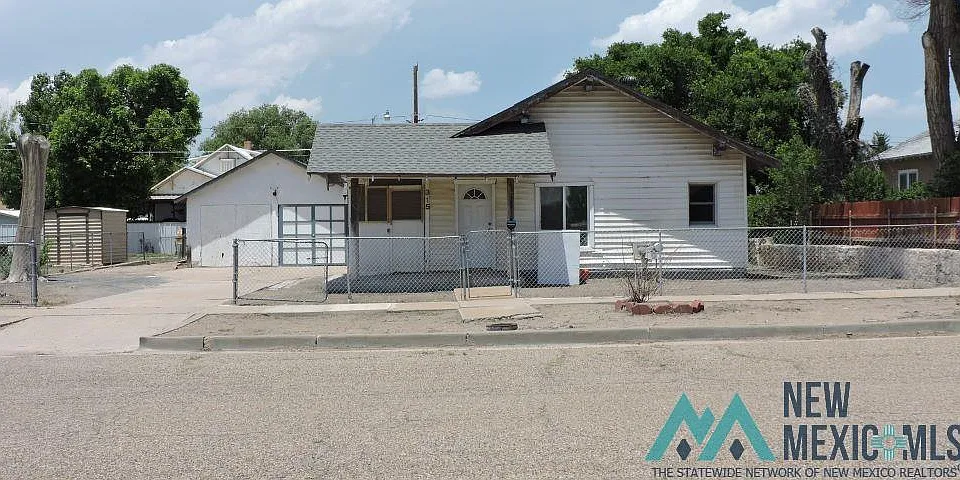 315 Pine St in Clayton, NM - Building Photo