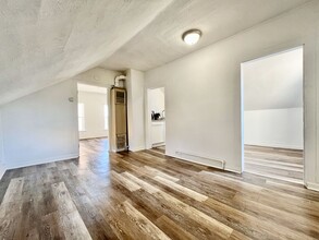 1079 First St-Unit -#2 in Muskegon, MI - Foto de edificio - Building Photo
