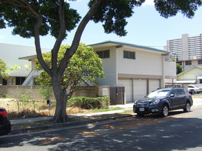 843 Lukepane Ave in Honolulu, HI - Building Photo - Building Photo