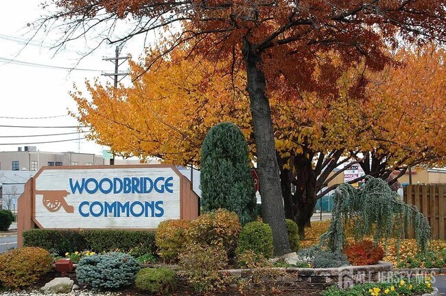 603 Woodbridge Commons Way in Woodbridge Township, NJ - Building Photo - Building Photo