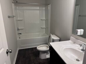 5505 Ripplebrook Rd in Durham, NC - Foto de edificio - Building Photo