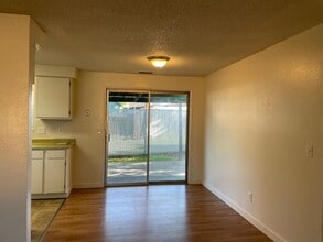 735 Kenyon St in Medford, OR - Building Photo - Building Photo