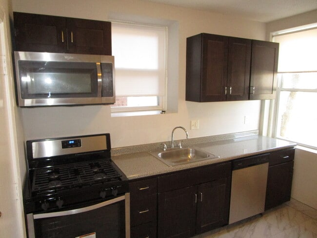 165 Chiswick Rd in Boston, MA - Foto de edificio - Building Photo