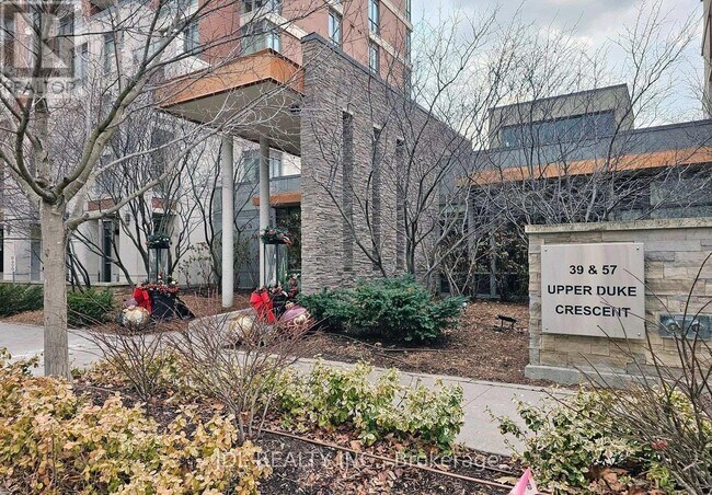 57 Upper Duke Crescent in Markham, ON - Building Photo - Building Photo