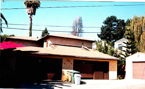 6081 Moon Dr in Ventura, CA - Foto de edificio - Building Photo