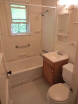 339 Hemlock Dr in Carnot-Moon, PA - Building Photo