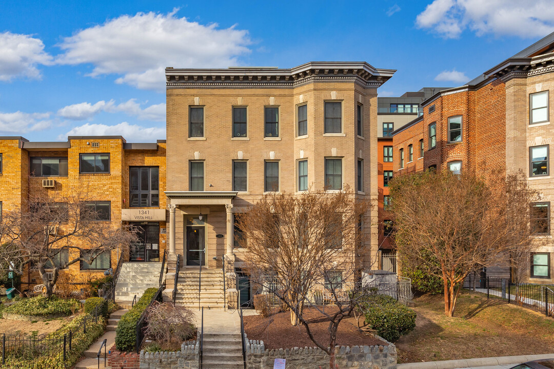 Clifton Heights in Washington, DC - Building Photo