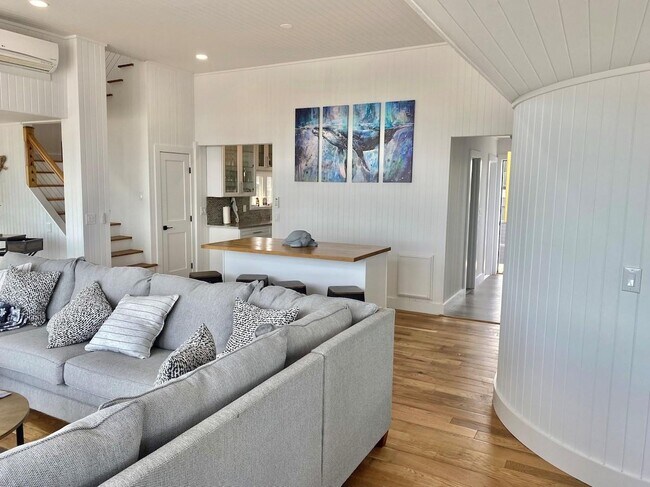 240 Wilmot Rd in Islip, NY - Building Photo - Building Photo