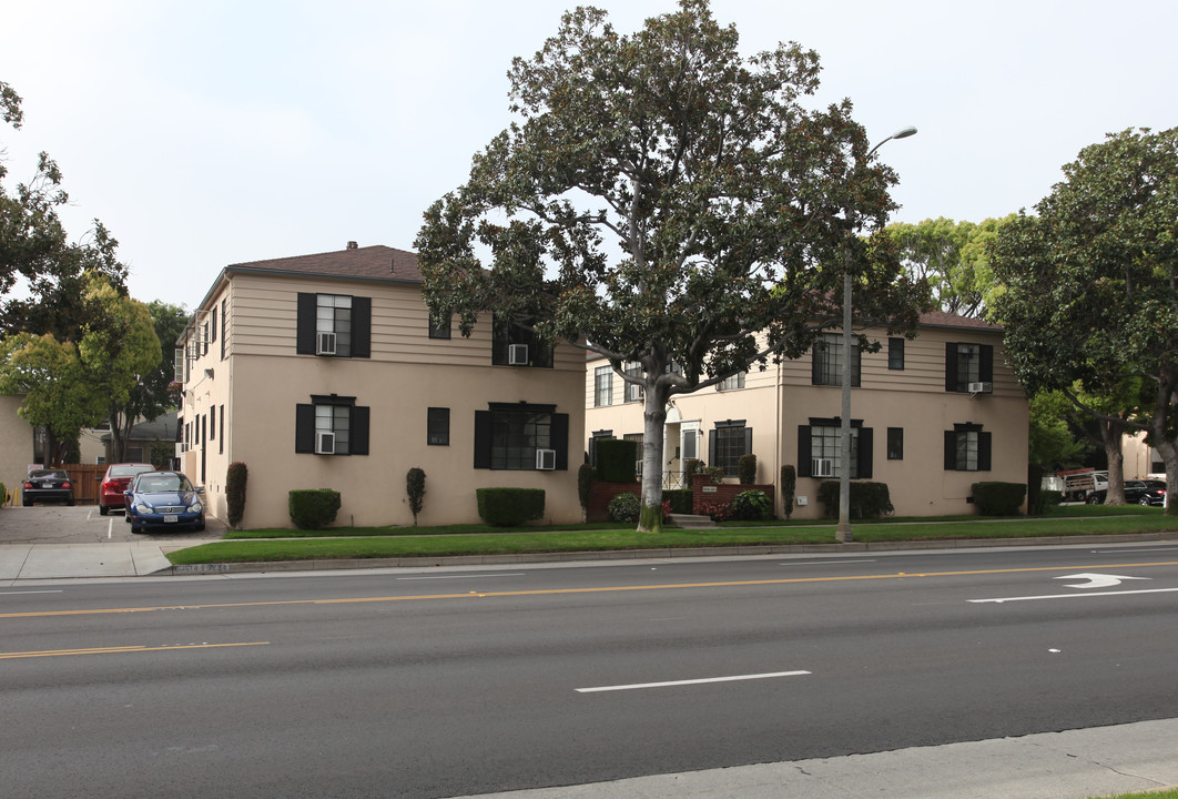 9214 Beverly Blvd in Beverly Hills, CA - Building Photo