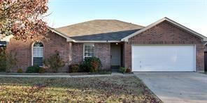 321 S Chestnut St in Forney, TX - Building Photo