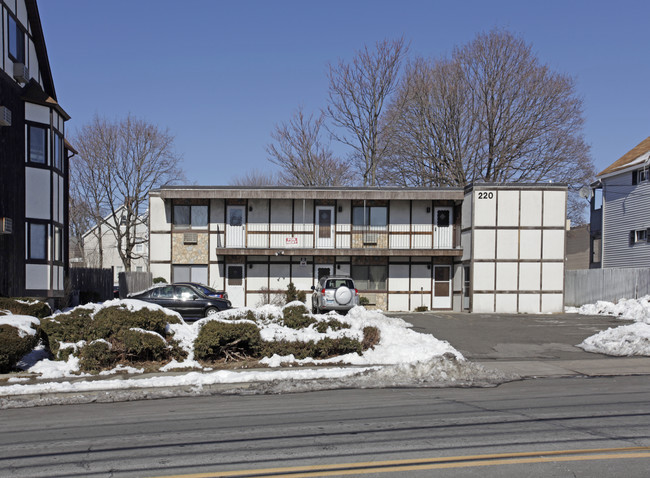 220 Cove Rd in Stamford, CT - Building Photo - Building Photo