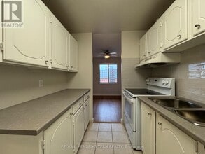 610 Lake St in St Catharines, ON - Building Photo - Building Photo