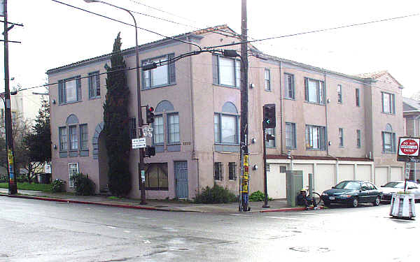 2511 Fulton St in Berkeley, CA - Building Photo - Building Photo