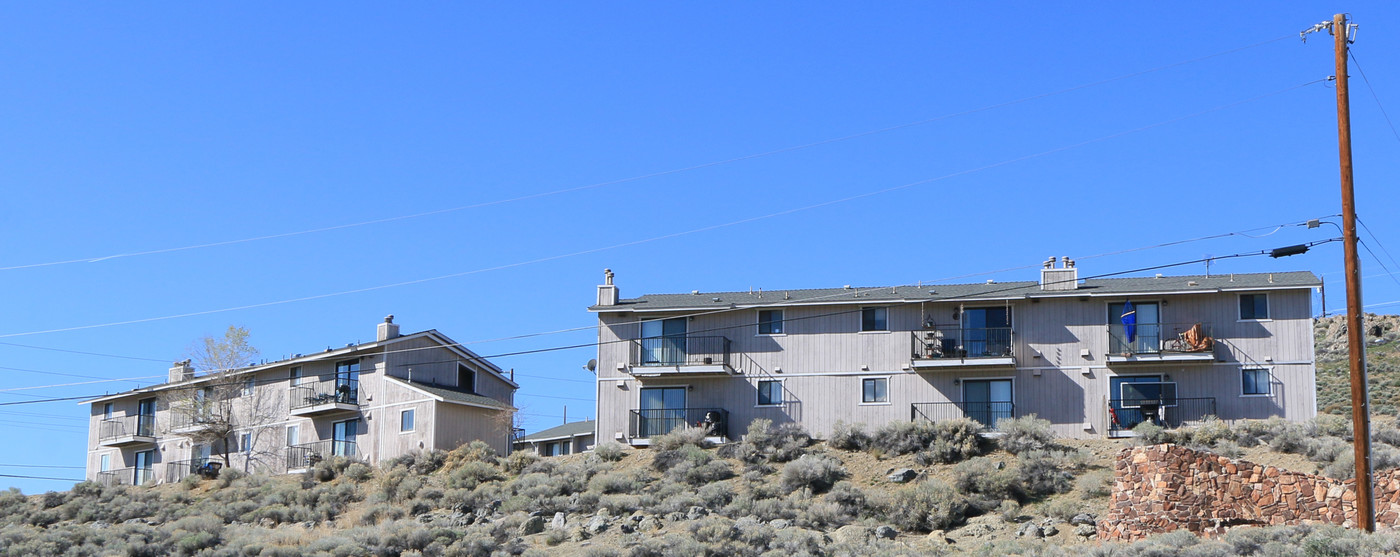 102 Moraine Way in Reno, NV - Building Photo