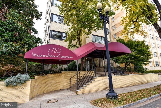 2720 Wisconsin Ave NW in Washington, DC - Building Photo - Building Photo