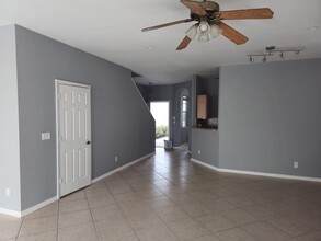 3123 Grandiflora Dr in Greenacres, FL - Building Photo - Building Photo