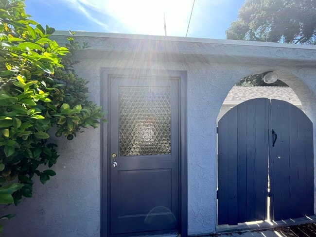 648 Goodhope St in Oak View, CA - Building Photo - Building Photo