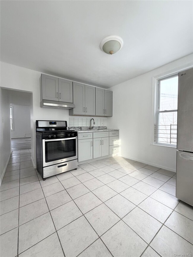 12 Victoria Ln in Yonkers, NY - Building Photo - Building Photo