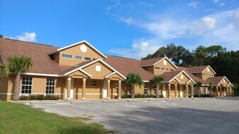 723 N Vermeer Way in Inverness, FL - Building Photo