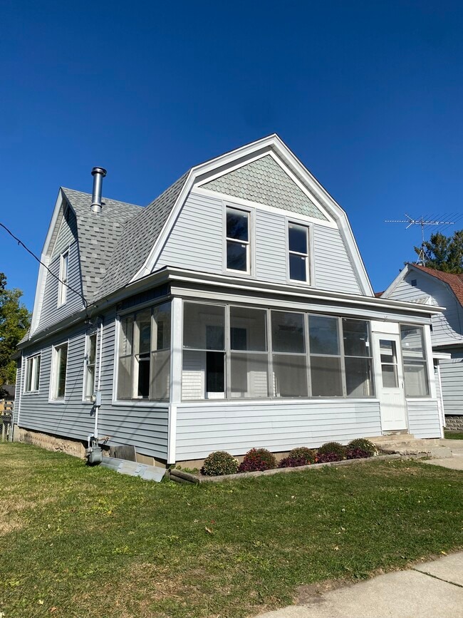 property at 736 Ansley Ave