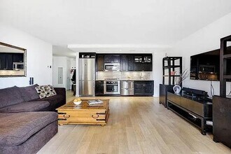 333 Rector Pl in New York, NY - Foto de edificio - Building Photo