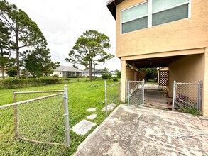 18478 Tulip Rd in Ft. Myers, FL - Building Photo - Building Photo