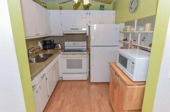 3362 Cynthia Ln in Lake Worth Beach, FL - Building Photo - Building Photo