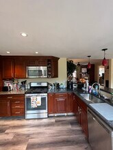 10616 Oak Pl in Fairfax, VA - Building Photo - Building Photo