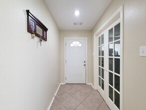 2131 Cold River Dr in Humble, TX - Foto de edificio - Building Photo
