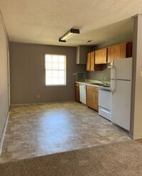 Cedar Pointe Apartments in Thomasville, AL - Foto de edificio - Interior Photo