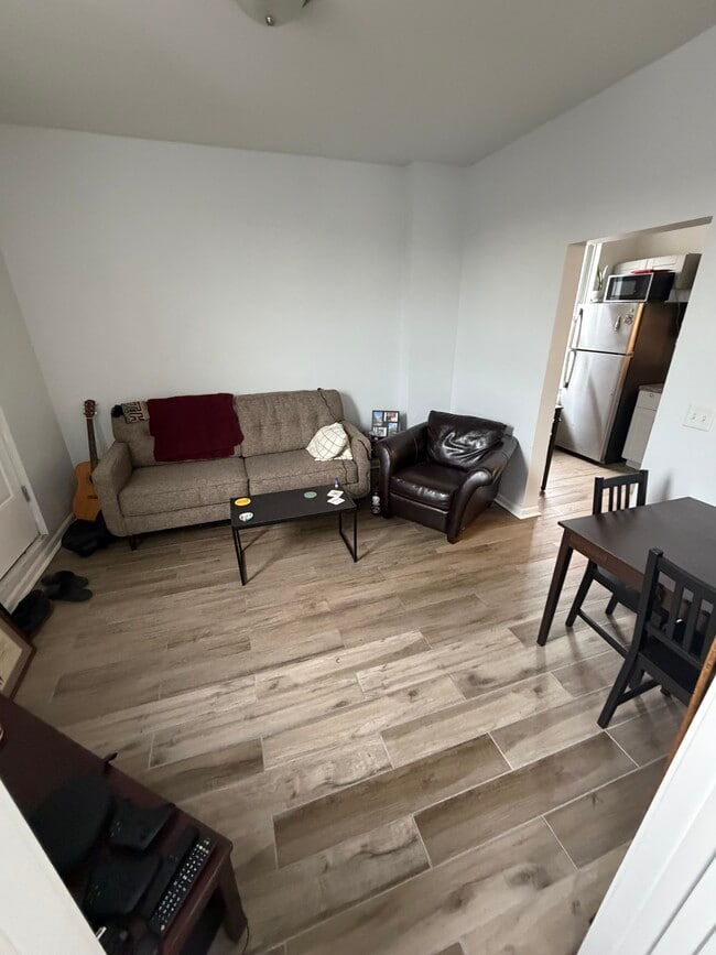 1527 W 18th St, Unit 4