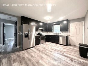 8051 Southway Rd in Charlotte, NC - Building Photo - Building Photo