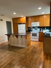 1080 Ayer Dr in Gilroy, CA - Building Photo - Building Photo